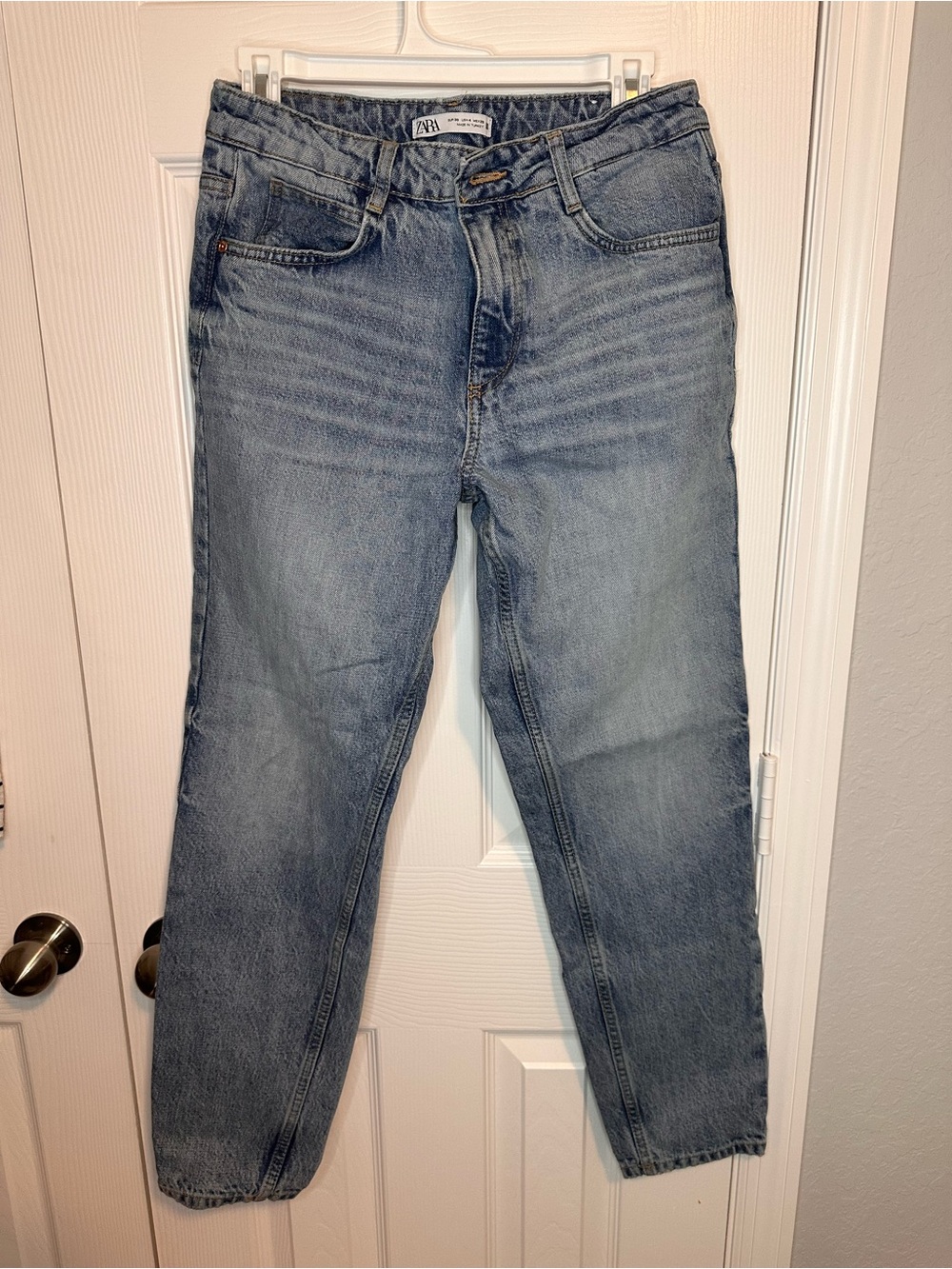 ZARA Light Blue Straight Leg Women’s Jeans